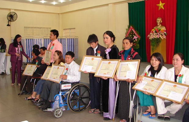 Biểu dương người khuyết tật và người bảo trợ tiêu biểu tỉnh Lâm Đồng năm 2010