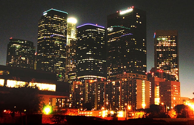 Thành phố Los Angeles về đêm.