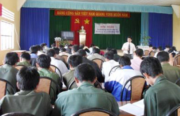 Cán bộ nhân dân huyện Di Linh trong một lớp tập huấn về nghiệp vụ.