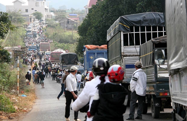 Tại nạn giao thông gây kẹt xe nhiều giờ liền tại Tà Nung (Đà Lạt)