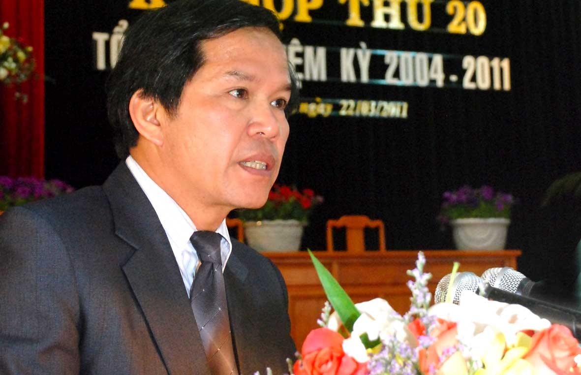 Nguyễn Xuân Tiến - UVTƯ Đảng, Phó Bí thư Tỉnh ủy, Chủ tịch HĐND tỉnh tại buổi họp.