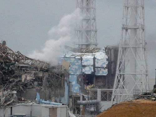 Vụ nổ Nhà máy Điện hạt nhân Fukushima Daiichi 1 đã rò rỉ phóng xạ ra môi trường. Ảnh: REUTERS 