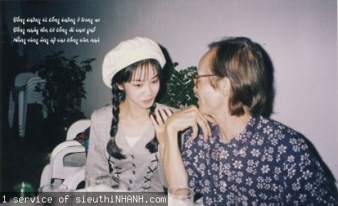 Trịnh Công Sơn và ca sỹ Hồng Nhung mùa sinh nhật 28/02/1999. 