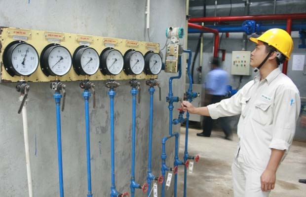  Kiểm tra việc sử dụng điện tiết kiệm tại Nhà máy thủy điện VRG - Bảo Lộc.