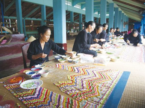 Bình yên di tích gỗ Nam Bộ