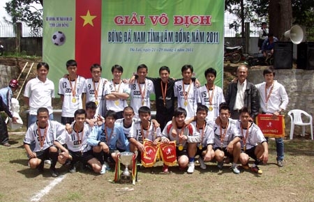 Đội Đà Lạt II vô địch giải bóng đá nam tỉnh Lâm Đồng năm 2011