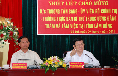 Đ/c Trương Tấn Sang - Ủy viên Bộ Chính trị, Thường trực Ban Bí thư Trung ương Đảng phát biểu chỉ đạo với Tỉnh ủy tại buổi làm việc.