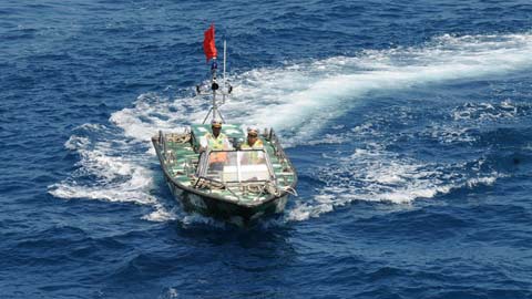 Phản đối Trung Quốc cấm đánh bắt cá ở Biển Đông