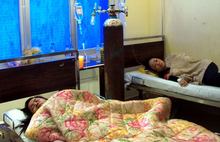 Một số du khách bị ngộ độc thực phẩm phải vào điều trị tại Bệnh viện Đa khoa Lâm Đồng