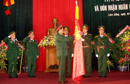 Học viện Lục quân kỷ niệm 65 năm thành lập đón nhận Huân chương Sao Vàng