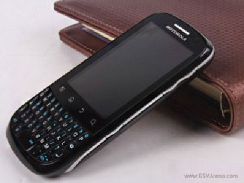 Motorola ra mắt mẫu điện thoại tầm trung XT316
