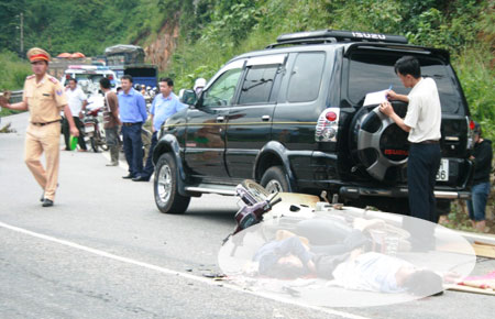 Tai nạn giao thông nghiêm trọng trên đèo Bảo Lộc: 2 người chết
