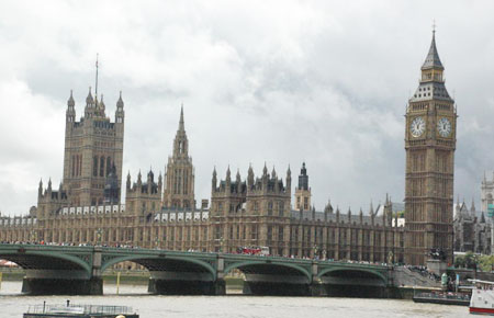 Đồng hồ Bigben và tòa nhà nghị viện Anh