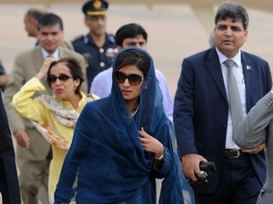 Ngoại trưởng Pakistan Hina Rabbani Khar tới New Delhi. (Ảnh: AFP/TTXVN)