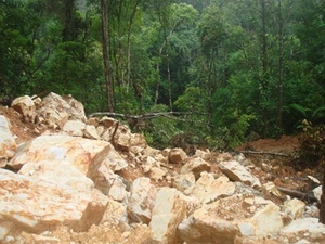 Một mỏ đá thạch anh ở Đắk Lắk. (Ảnh: Internet)