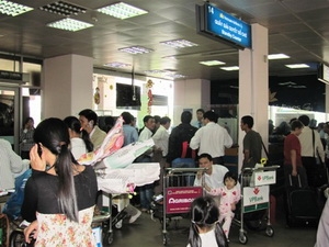 Vietnam Airlines hoãn, hủy 30 chuyến bay do bão
