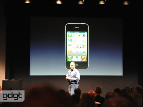Không phải iPhone 5 mà là iPhone 4S đã được Apple giới thiệu tại sự kiện cả thế giới mong đợi này