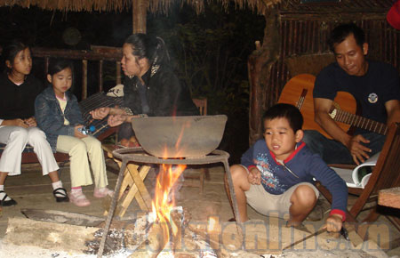 Gia đình anh chị Khánh - Ngọc trong không gian KDL sinh thái Núi Voi.
