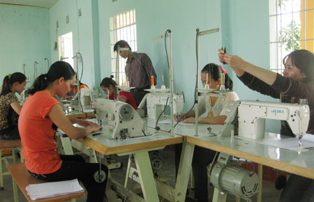 Nhiều lao động nông thôn ở Lâm Hà được đào tạo nghề để có công ăn việc làm ổn định