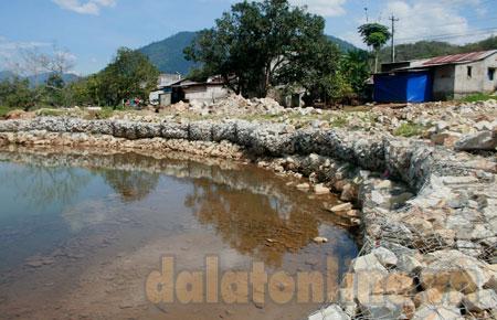 Đạ Huoai: Khắc phục sạt lở bờ sông ở Đạ Ploa