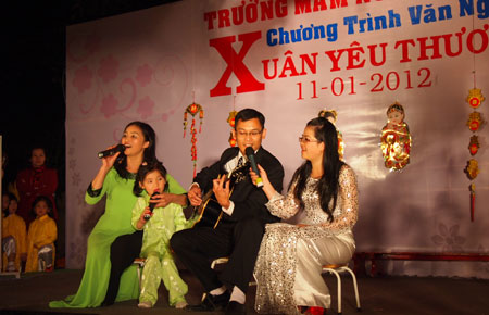 Đong đầy cảm xúc với “Xuân yêu thương”