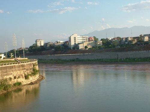 Sông Hồng đoạn qua Lào Cai đang có lũ bất thường. Ảnh minh họa: Internet