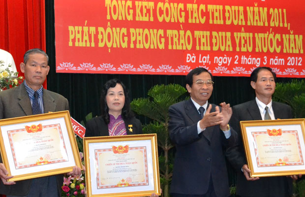 Phong trào thi đua phải thực sự là ngày hội thu hút đông đảo các tầng lớp nhân dân hưởng ứng tham gia*