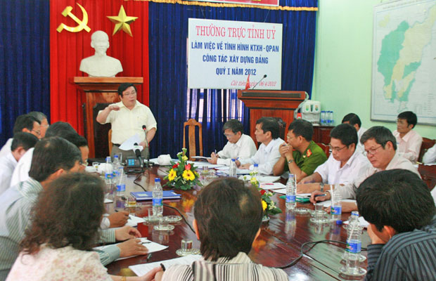 Đồng chí Huỳnh Đức Hòa - Bí thư Tỉnh ủy, Chủ tịch HĐND tỉnh làm việc tại huyện Cát Tiên