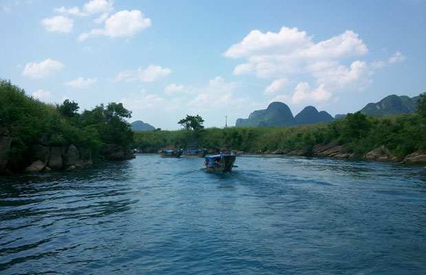 Du thuyền trên sông và trước khi vào động Phong Nha – Kẻ Bàng