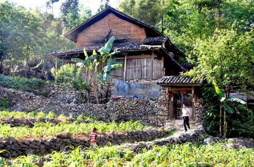 Bình yên nơi bản làng