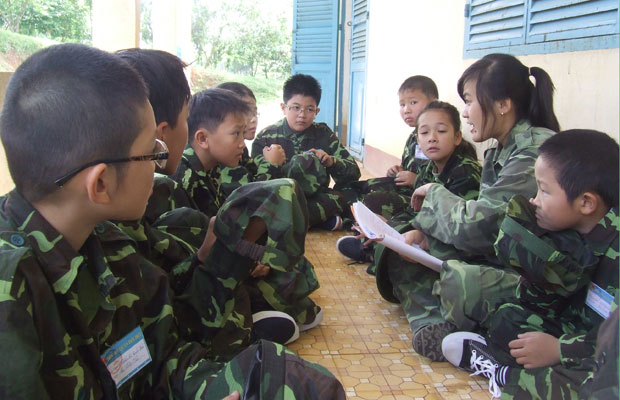 Giờ giải lao kể chuyện truyền thống về tiểu sử anh hùng tiểu đội mình mang tên La Văn Cầu