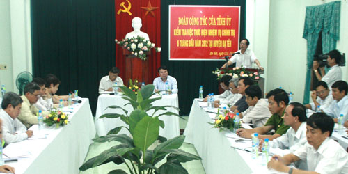 Đồng chí Hoàng Sỹ Sơn, Phó Bí thư Thường trực Tỉnh ủy Lâm Đồng phát biểu tại buổi làm việc
