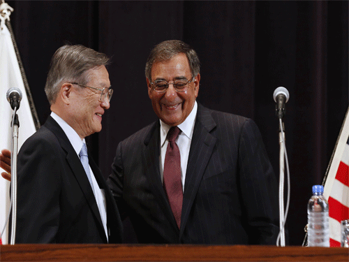 Bộ trưởng Quốc phòng Mỹ Leon Panetta trong chuyến công du Nhật hôm 17-9