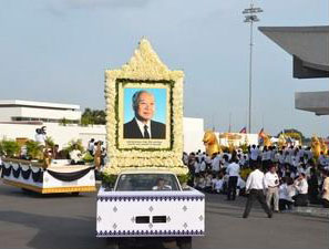  Người dân Campuchia đón thi hài cựu vương Norodom Sihanouk