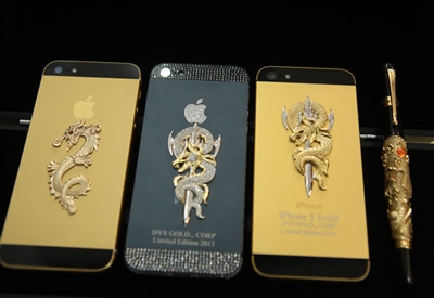 Cùng ngắm lại các phiên bản iPhone 5 giá 