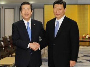 Ông Natsuo Yamaguchi và Tổng Bí thư Trung Quốc Tập Cận Bình trong một sự kiện năm 2009 (Nguồn: Xinhua)