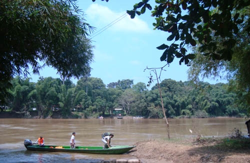 Du thuyền trên sông Đồng Nai