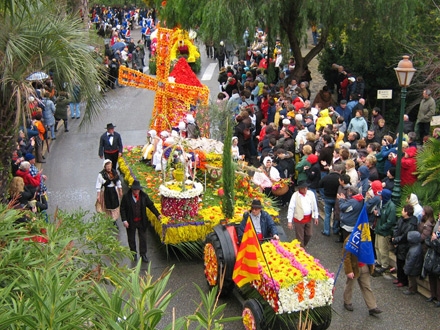 Lễ hội Mimosa ở thị trấn Bormes Les Mimosa