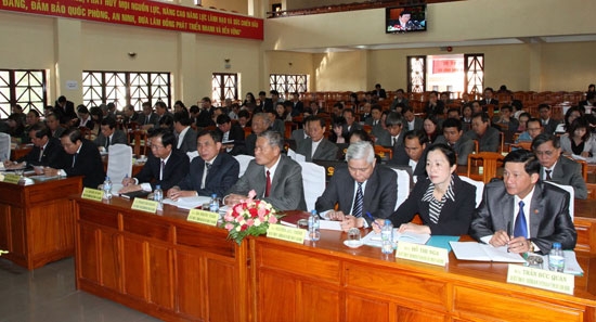 Đại diện Thường trực Tỉnh ủy, HĐND, UBND, UBMTTQ Việt Nam tỉnh tham dự kỳ họp