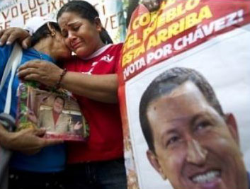 Người dân Venezuela khóc thương nhà lãnh đạo cánh tả Hugo Chavez.