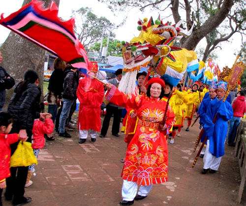 Về Phù Ủng tưởng niệm “Người đan sọt”...