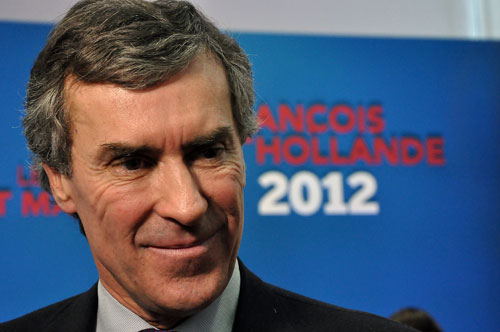 Bộ trưởng Ngân sách Pháp Jérôme Cahuzac buộc phải từ chức vì đã có tài khoản bí mật trong một ngân hàng Thụy Sĩ và hiện đang bị điều tra vì tội trốn thuế