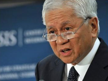 Ngoại trưởng Philippines Albert del Rosario