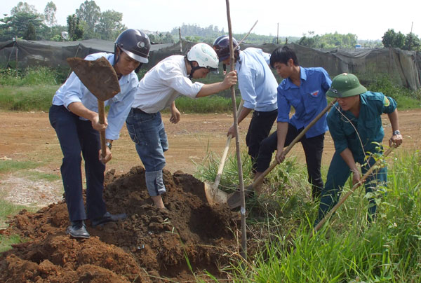 Bảo Lộc tích cực triển khai trồng cây nhớ Bác