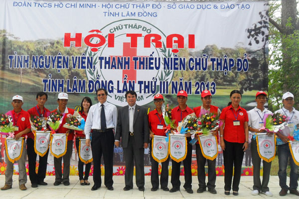 Hội trại tình nguyện viên, thanh thiếu niên xung kích Chữ thập đỏ