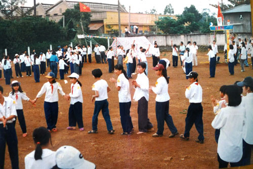 Mang hè đến cho thiếu nhi dân tộc