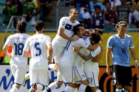 Buffon xuất thần, Italia hạ Uruguay ở loạt &quot;đấu súng&quot;