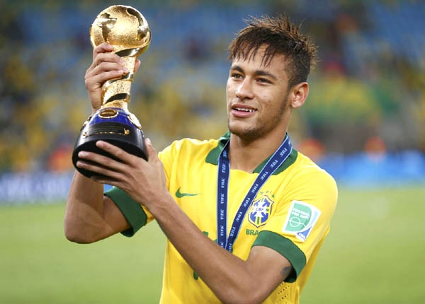 Neymar: Lên đỉnh hay đến... Việt Nam như Denilson?