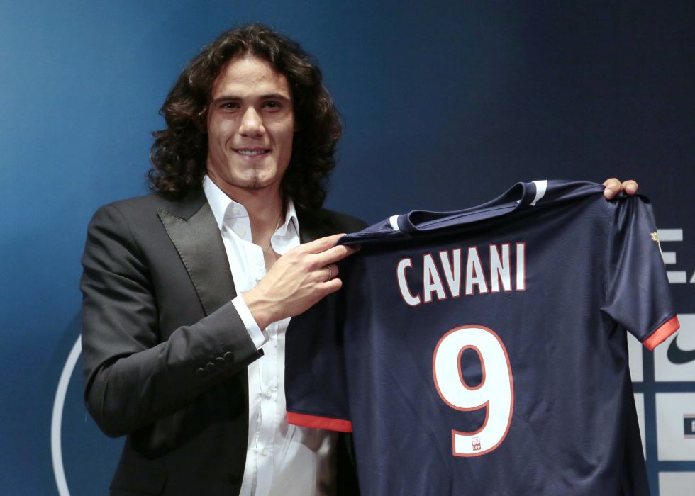 Cavani chính thức đầu quân cho PSG với giá 64 triệu euro