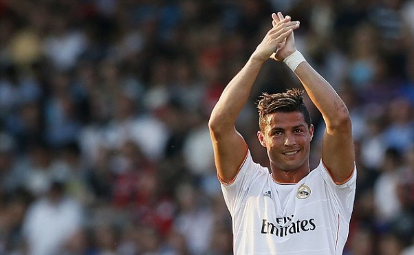 Ronaldo lập cú đúp, Real đè bẹp Bournemouth